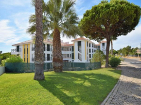 Spacious Apartment in Quarteira with Swimming Pool